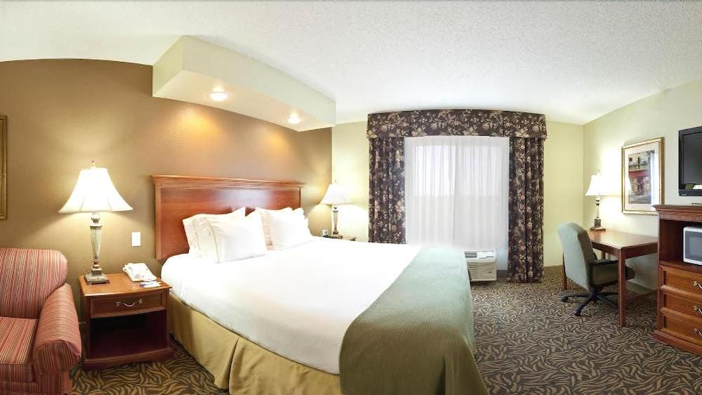 Holiday Inn Express Hotel & Suites Columbus By Ihg Exterior foto