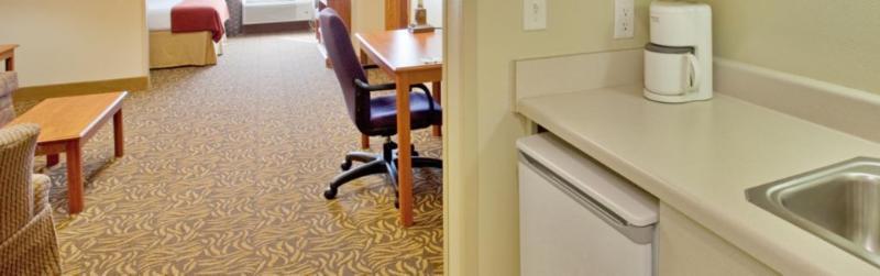 Holiday Inn Express Hotel & Suites Columbus By Ihg Exterior foto