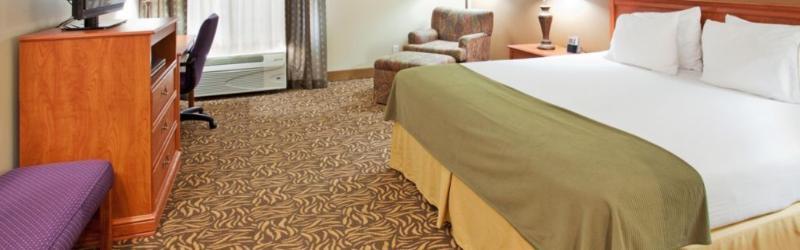 Holiday Inn Express Hotel & Suites Columbus By Ihg Exterior foto
